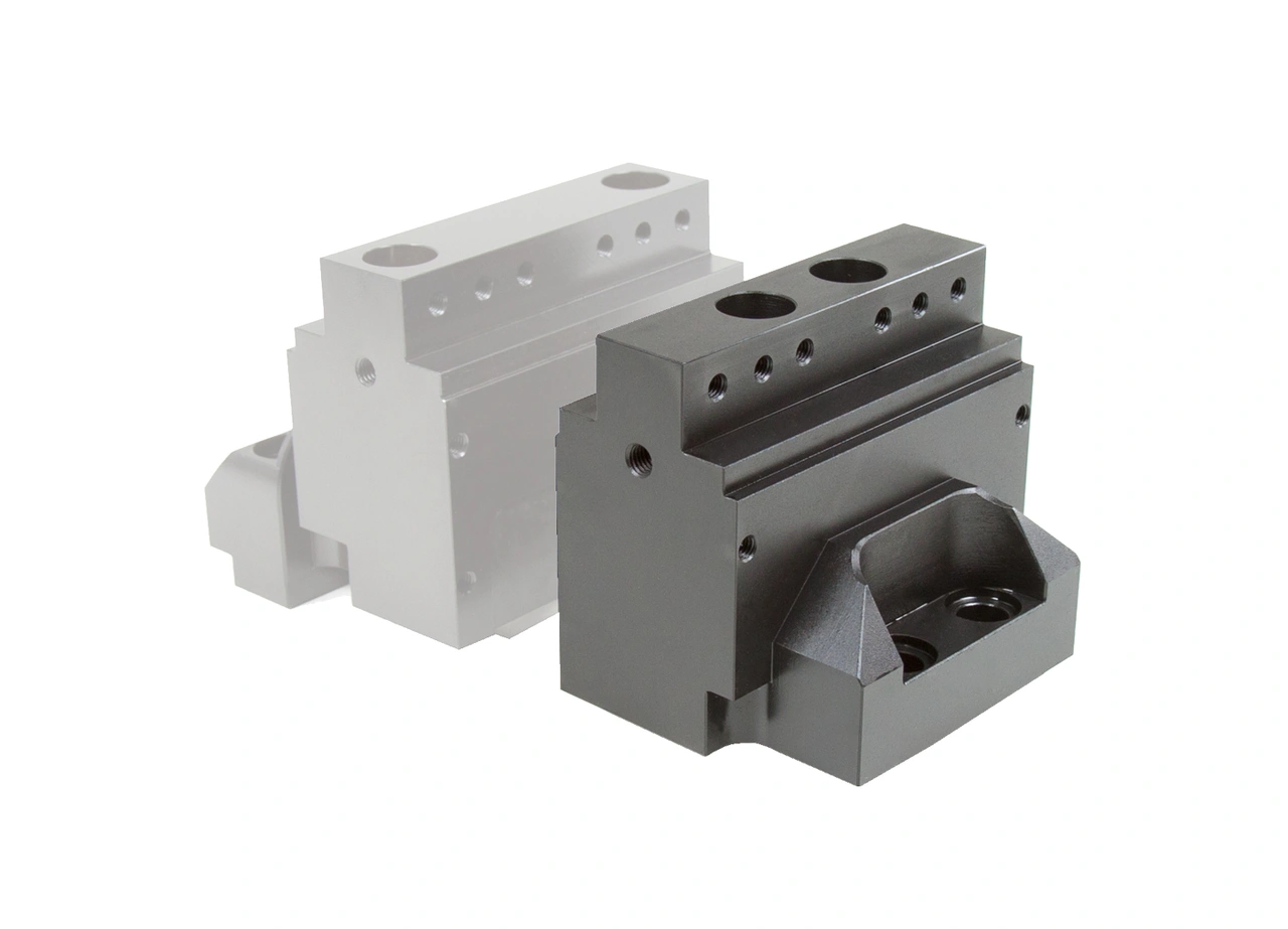 Jaws for five-sided machining movable