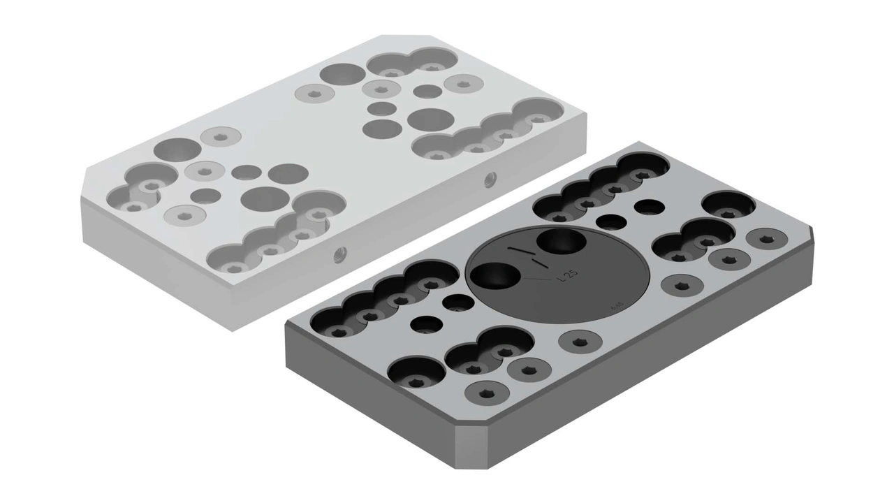 Support jaw movable, pivot