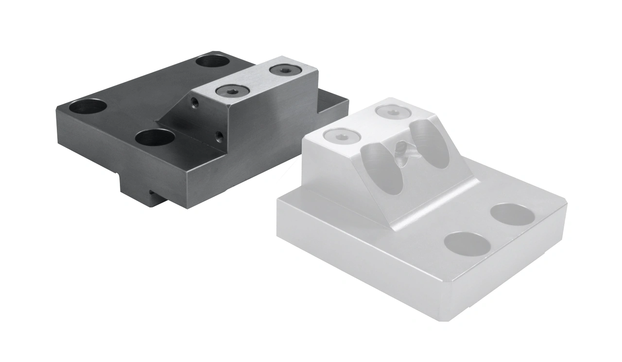 Reduced-width jaw fixed for gripp-studs