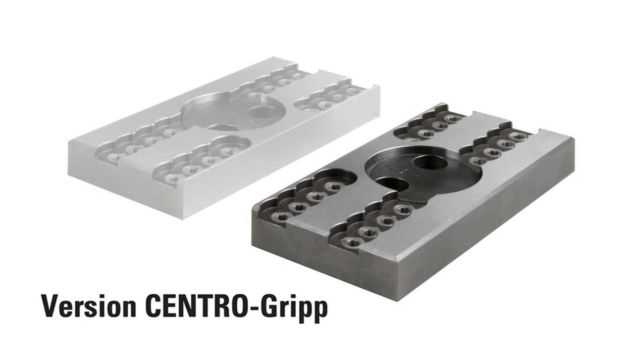 Support jaw for universal gripper set movable, pivot