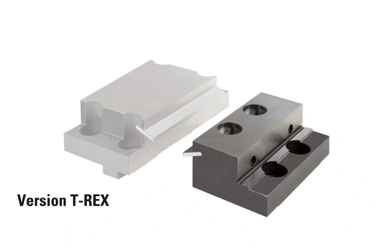 Universal pull-down jaw movable