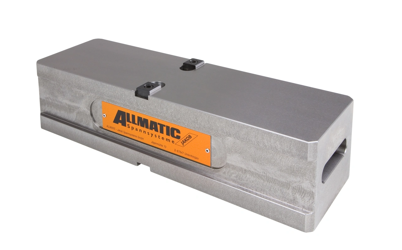 XL / TITAN 2 M console